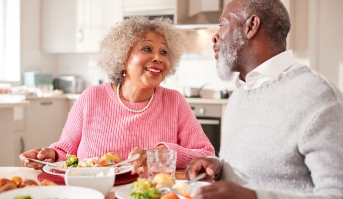 Ernährung ist wichtig für die Gesundheit älterer Menschen.  Probieren Sie 9 Wege aus, um Senioren ohne Appetit dazu zu bringen, mehr zu essen.